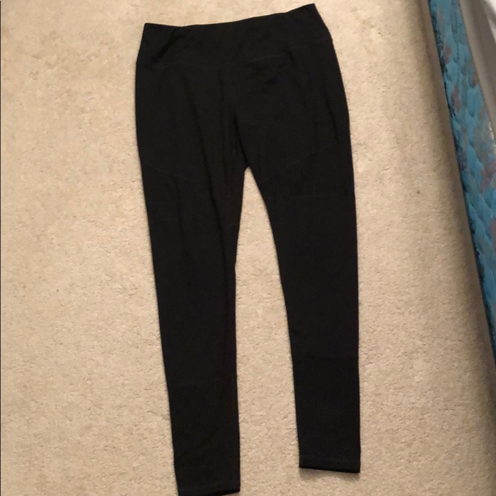 Black mesh athletic leggings